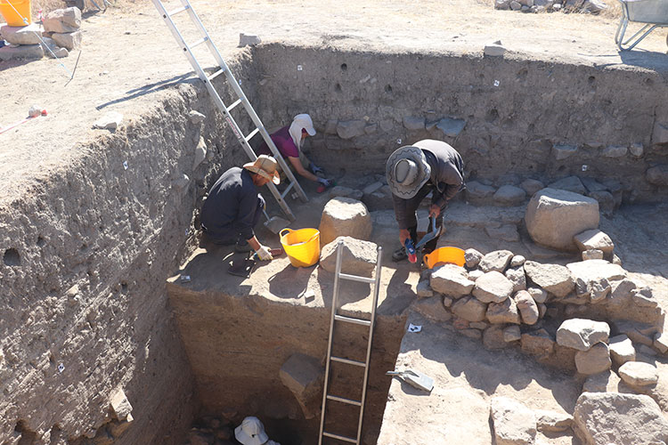 Arkeologlar Uşaklı Höyük'teki Kazılarda Hititlerin Yemek Kültürünün İzini Sürüyor
