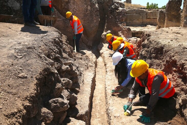 Zerzevan Kalesi’nde Roma Mühendisliğinin İzleri: 1.800 Yıllık Su Dağıtım Sistemi Ortaya Çıkarıldı