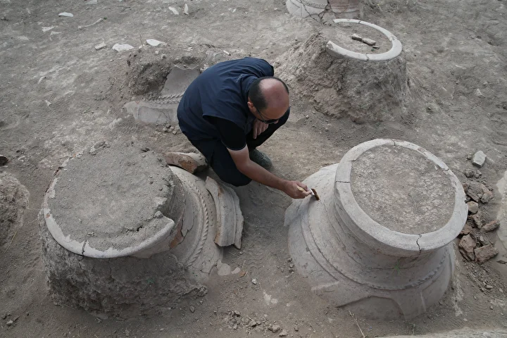 Van’daki Kevenli Kalesi’nde 76 Çivi Yazılı Pithos Ortaya Çıkarıldı