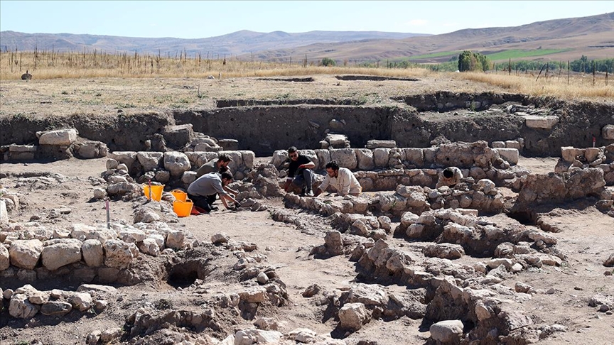 Arkeologlar, Hitit kenti Samuha’da kuş falı tabletleri ve kraliyet mühürleri keşfetti