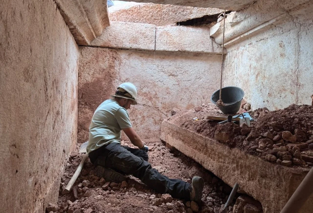 Arnavutluk’ta Çifte Yazıtlı Roma Mezarı: Dibra Bölgesinde İlk Anıtsal Keşif