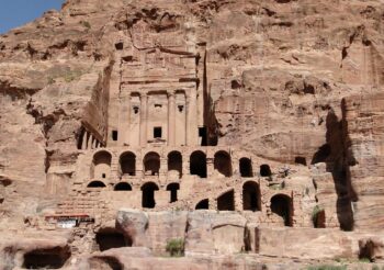 Petra’da 116 Metrelik Kurşun Su Hattı Bulundu: Nabataean Mühendisliği Yeniden Değerlendiriliyor