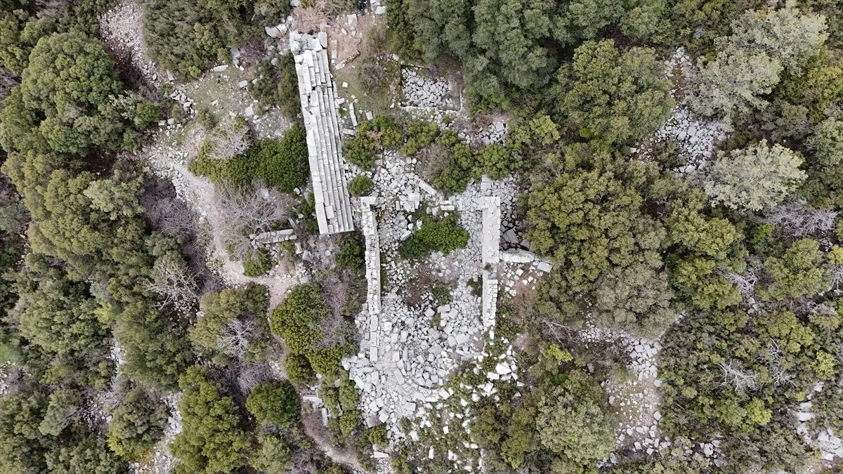Isparta’nın Dağlarında Unutulan Pisidya Kenti Adada, 1.700 Yıllık Yaşamın İzlerini Koruyor