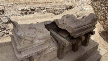 Olympos Antik Kenti’nde Aristokrat Bir Kadına Ait Anıtsal Mezar Bulundu