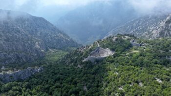 Termessos’ta Bağımsızlık Yazıtı ve Aşık Kemikleriyle İşleyen Antik Kehanet Sistemi Bulundu